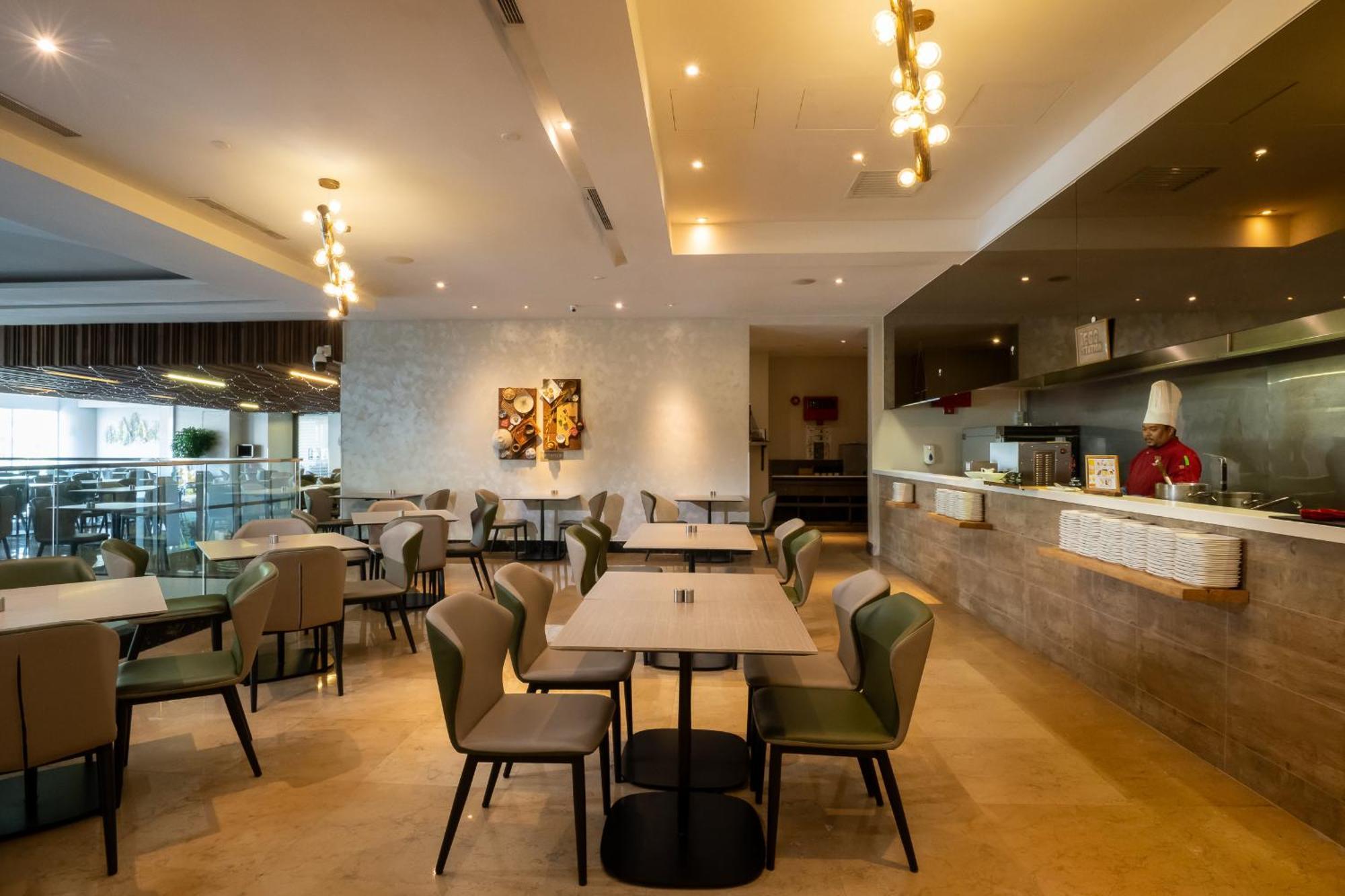 Olive Tree Hotel Penang Bayan Lepas Exterior photo